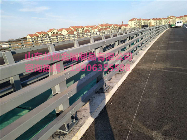 橋梁防撞護(hù)欄，防撞欄桿